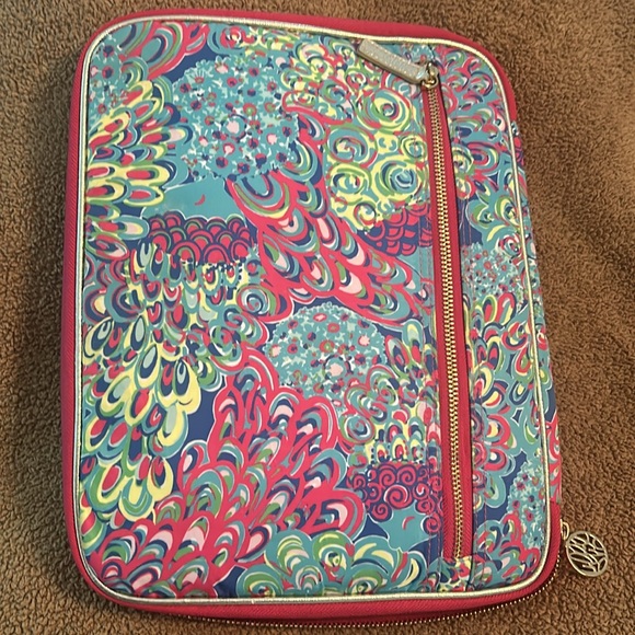 EUC Lilly Pulitzer organizer**LAST CHANCE** - Picture 5 of 5